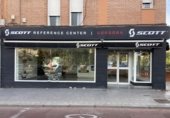 Local comercial en venta con 100m² en Córdoba, Calle Platero Lucas Valdés foto