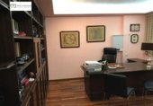 62m² office for sale in León, in the area of Center, Calle Alcázar de Toledo photo