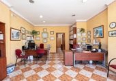 Local comercial
en venda
amb 61m² a Granada, a la zona de Barri de Sant Antón, Calle Domingo Puente Marín foto