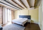 444m² building residential for sale in Barcelona, in the area of Sant Pere, Santa Caterina and the Ribera, Carrer del Portal Nou photo