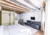 444m² building residential for sale in Barcelona, in the area of Sant Pere, Santa Caterina and the Ribera, Carrer del Portal Nou photo