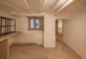 Local comercial en venta con 97m² en Barcelona, en la zona de Barri Gòtic, Ronda del Litoral foto