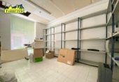 284m² commercial premises for sale in Almeria, Calle Grecia photo
