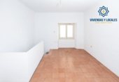 Local comercial en venta con 31m² en Granada, carretera de la sierra foto