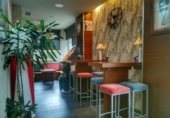111m² cafétéria pour vente à Pontevedra, dans le quartier de A Virxe do Camiño, Rúa Pintora Maruxa Mallo photo
