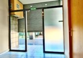 Local comercial en venta con 73m² en Burlada, Plaza de Ezcaba foto