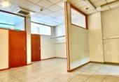 Local comercial en venta con 73m² en Burlada, Plaza de Ezcaba foto