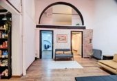 Local comercial en venta con 179m² en Barcelona, en la zona de Barri Gòtic, Carrer dels Còdols foto