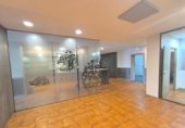 Local comercial en alquiler con 175m² en Santiago de Compostela, en la zona de Aríns, San Marcos foto