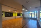 Local comercial en alquiler con 175m² en Santiago de Compostela, en la zona de Aríns, San Marcos foto