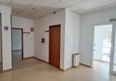 391m² offices for sale in Segovia, Avenida de la Constitución photo