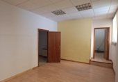 391m² offices for sale in Segovia, Avenida de la Constitución photo