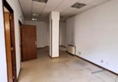 391m² offices for sale in Segovia, Avenida de la Constitución photo