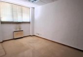 391m² offices for sale in Segovia, Avenida de la Constitución photo