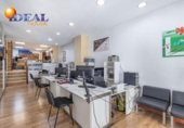Local comercial en venta con 159m² en Granada, en la zona de Barrio de la Virgen, Calle San Pedro Mártir foto