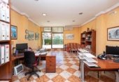 61m² commercial premises for sale in Granada, in the area of Lakes Cross, Calle Grabador David Roberts photo