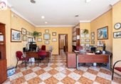 61m² commercial premises for sale in Granada, in the area of Lakes Cross, Calle Grabador David Roberts photo