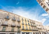 Edificio en venta en Figueras foto