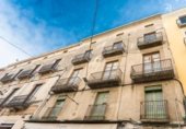 Edificio en venta en Figueras foto