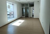 Local comercial en alquiler con 164m² en Dos Hermanas foto