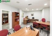 Oficinas en venta con 137m² en Granada foto