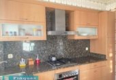 Edificio en venta con 414m² en Tordera, Carrer Ramon Llull foto