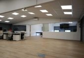 440m² warehouse industrial for sale in Mataró, Carrer Serra i Moret photo