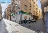 189m² commercial premises for sale in Granada, Calle Ancha de Gracia photo