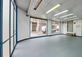 Local comercial en venta con 148m² en Santa Coloma de Gramenet, Carrer dels Pirineus foto