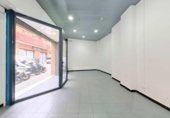 Local comercial en venta con 148m² en Santa Coloma de Gramenet, Carrer dels Pirineus foto