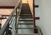 220m² warehouse industrial for sale in Manises, Calle Rosas photo