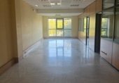 122m² bureau pour vente à Séville, dans le quartier de Triana Ouest, Calle Américo Vespucio photo