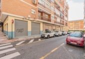 109m² commercial premises for sale in Granada, Calle Santa Rita photo