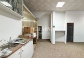 Local comercial en venta con 300m² en Albacete, en la zona de Feria foto