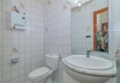 96m² commercial premises for sale in Granada, in the area of Garden City, Calle Virgen del Mayor Dolor photo