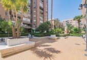 96m² commercial premises for sale in Granada, in the area of Garden City, Calle Virgen del Mayor Dolor photo