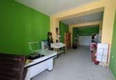 Local comercial en venta con 430m² en Beas, N-435a foto