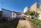 Local comercial en venta con 430m² en Beas, N-435a foto