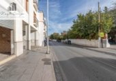 89m² commercial premises for sale in Ogíjares, Calle Granada photo