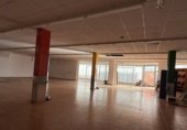 288m² commercial premises for sale in Salou photo