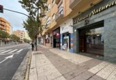 95m² commercial premises for sale in Badajoz photo