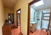 95m² commercial premises for sale in Badajoz photo