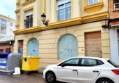 Oficines
en venda
amb 217m² a La Línea de la Concepción, calle del clavel, 11300 foto