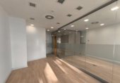 Oficina
en lloguer
amb 135m² a Santiago de Compostel·la, a la zona de A Pontepedriña, Horreo foto