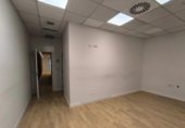Oficina
en lloguer
amb 135m² a Santiago de Compostel·la, a la zona de A Pontepedriña, Horreo foto