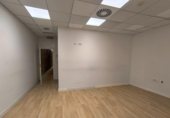 Oficina
en lloguer
amb 135m² a Santiago de Compostel·la, a la zona de A Pontepedriña, Horreo foto
