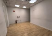 Oficina
en lloguer
amb 135m² a Santiago de Compostel·la, a la zona de A Pontepedriña, Horreo foto