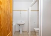 142m² commercial premises for sale in Lanjarón, Calle Gallomber photo