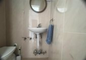 Local comercial en venta con 28m² en Madrid, en la zona de Valdezarza, Calle de Sánchez Preciado foto