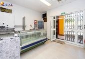 Local comercial en venta con 62m² en Motril, Calle Azorín foto
